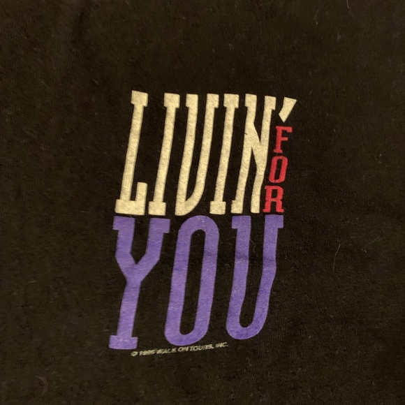 Vintage 1995 Boston Livin’ For You Tour T-shirt - Picture 4 of 4